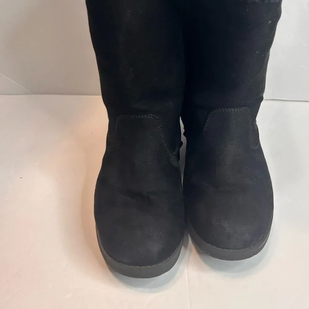 Cat & Jack Girl’s Kameryn Faux-Fur Shearling Boots. Black. Size 2